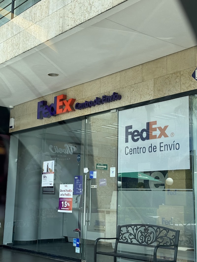 Centro de Envío FedEx en Plaza Chipinque
