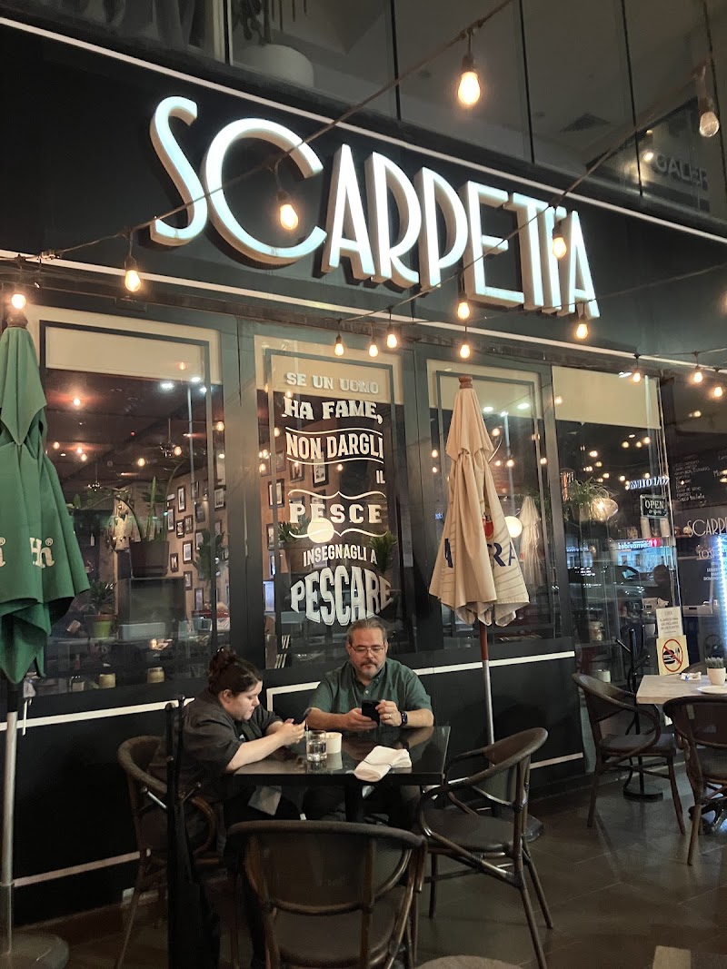 Scarpetta en Plaza Chipinque
