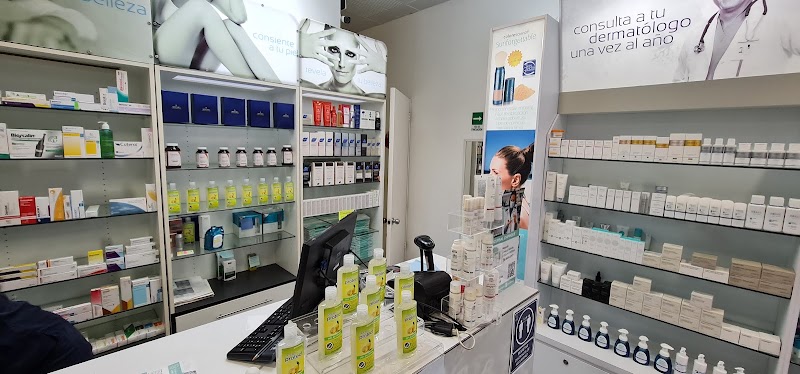 Vivie Farmacia Dermatológica en Plaza Chipinque